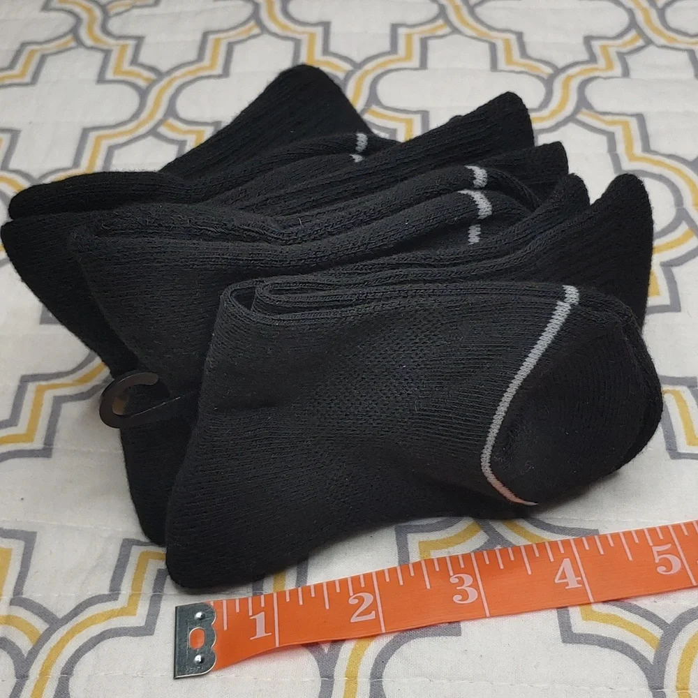 ๐ $5 CLEAR OUT: 4-Pairs NWOT Kid's Socks - Picture 4 of 5
